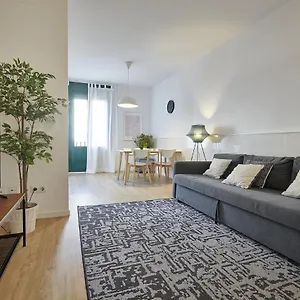 https://bbarcelona-clot-apartments.topbarcelonahotels.com